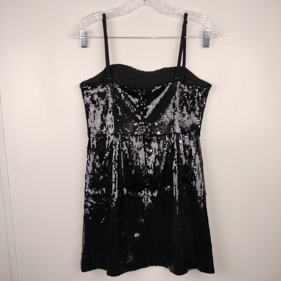 🆕 French Connection Whisper Sweetheart Sequin Fit & Flare Dress in Black - Picture 8 of 11